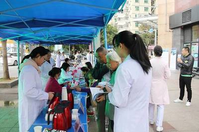 蓮塘迎來健康春風(fēng) 羅湖醫(yī)院集團(tuán)婦產(chǎn)專家團(tuán)隊開展義診活動